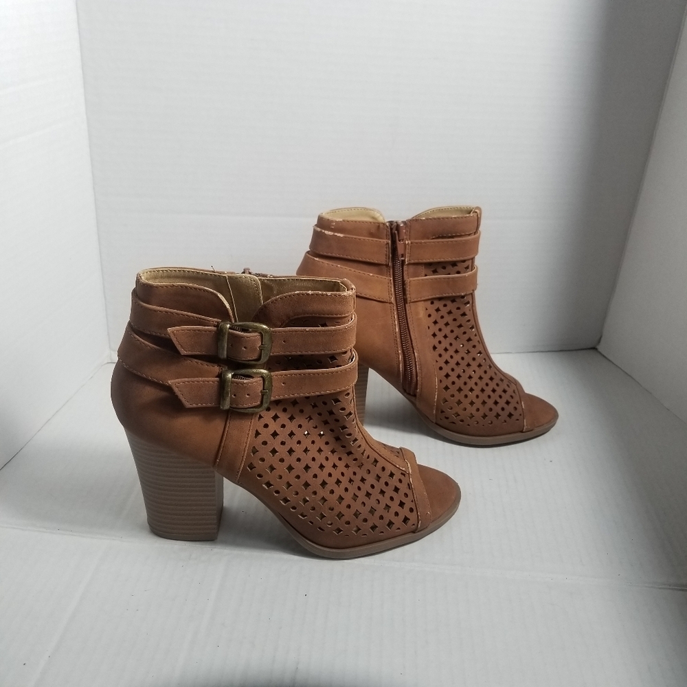 BRASH OPEN TOE BROWN HEELED BOOTS SIZE 8
